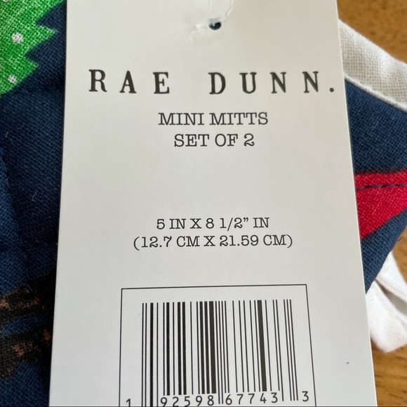Rae Dunn BE MERRY Gnome and Christmas Tree Mini Oven Mitts Set of 2 BRAND NEW!! - Picture 4 of 4